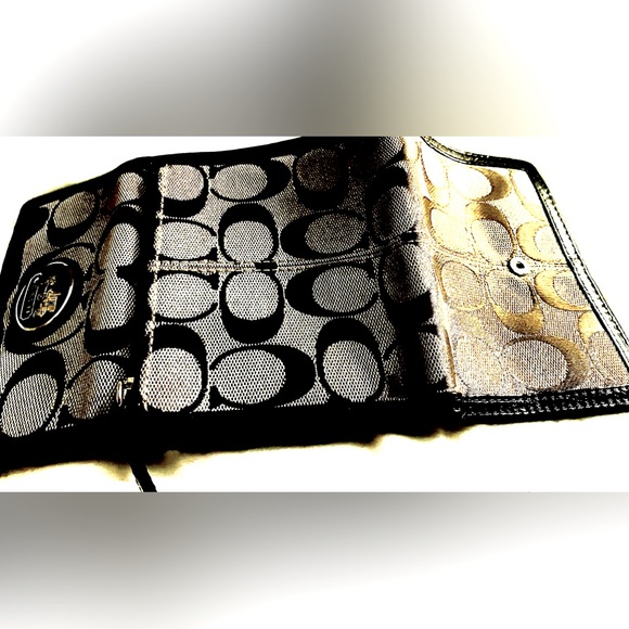 Authentic coach, wallet for women new without tags - Picture 2 of 3